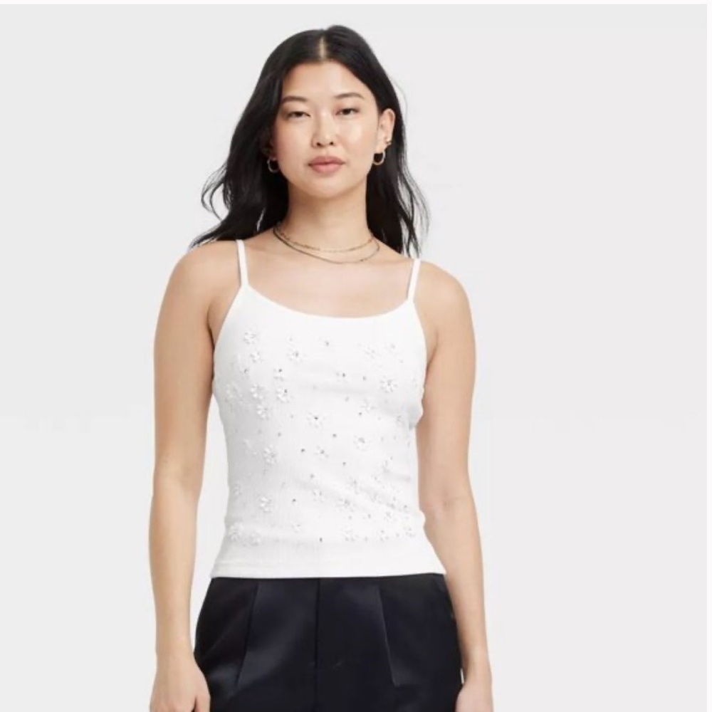 A New Day White Floral Embellished Ribbed Tank Top (NWT, Size M)